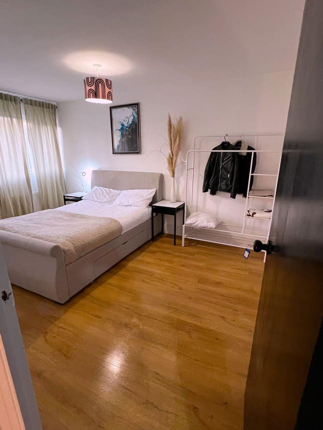 Room In Windsor Main Photo