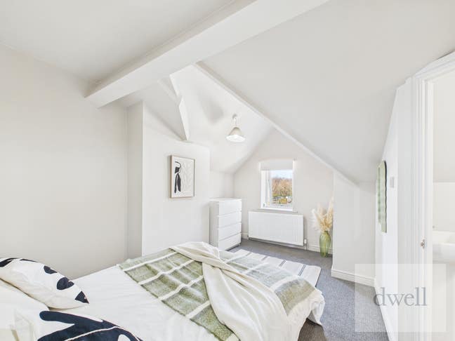 Newly Refurbished Room and En Suite Shower Room  Main Photo