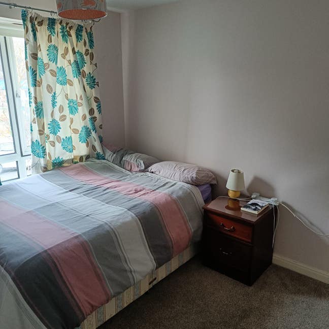 Furnished Double room - short term let Main Photo
