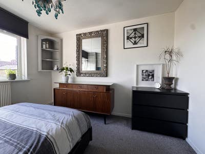 Good Size Double Room in Bow Main Photo