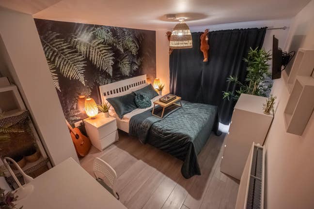  Modern Living in NN3 – Your Home Away from Home A Main Photo