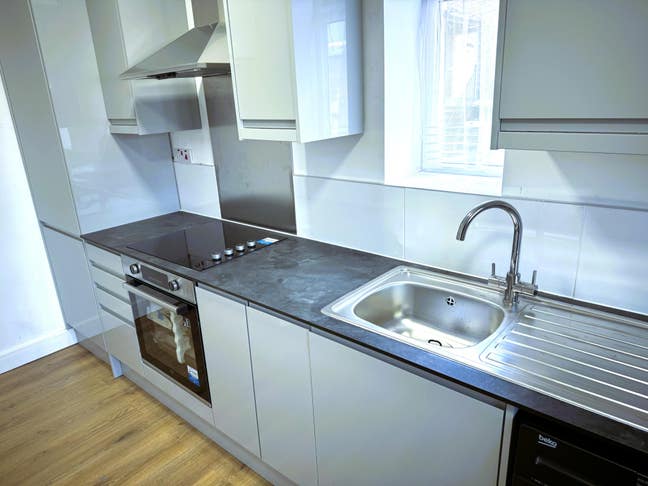 1 Bed Flat Barkingside &pound;1750 All Bills Included Main Photo