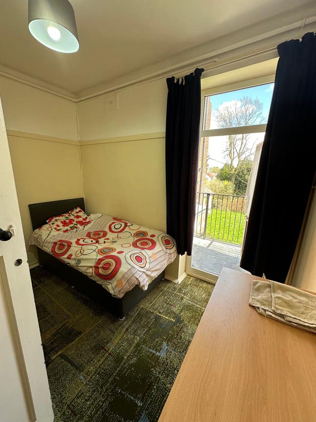 Cosy Room with Balcony in 2+1 Flat Main Photo
