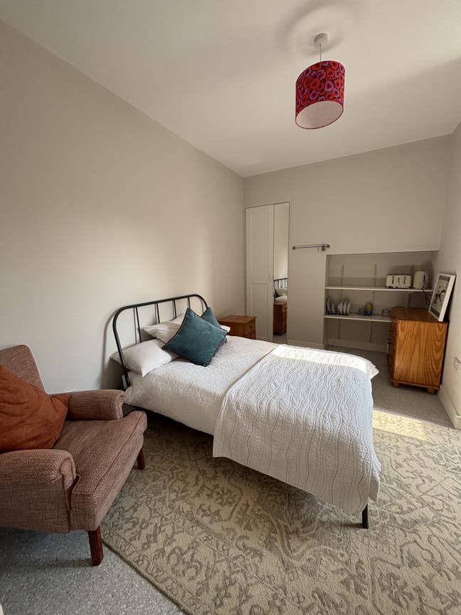 Beautiful Ensuite Room - Newly Renovated  Main Photo