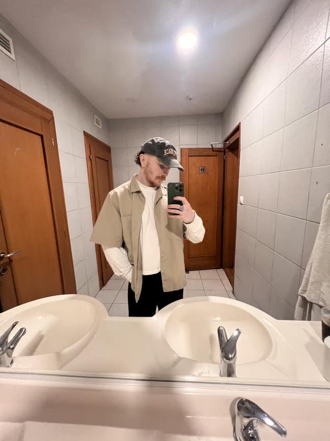 Comedian / Podcaster looking for flatmate Main Photo