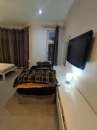 Sharing room Main Photo