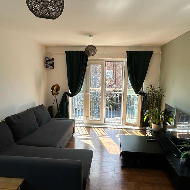 Fully Furnished 1-Bedroom Flat for Short-Term Rent Main Photo