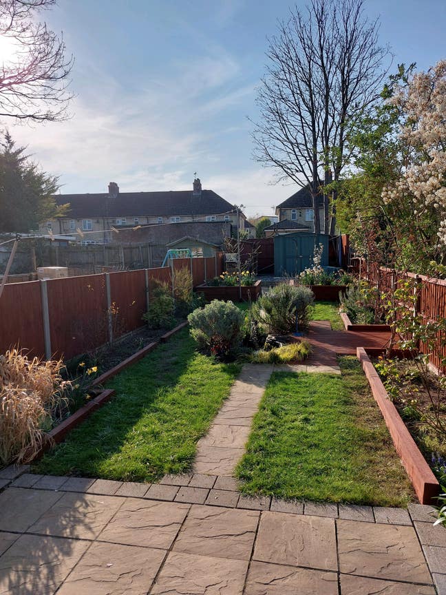 Double room in house Mill Rd big garden March 20 Main Photo