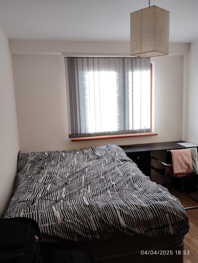 One room in a flat available  Main Photo