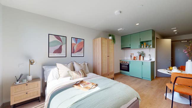 Studio Flat Bills Included W/Gym + Cinema Room Main Photo