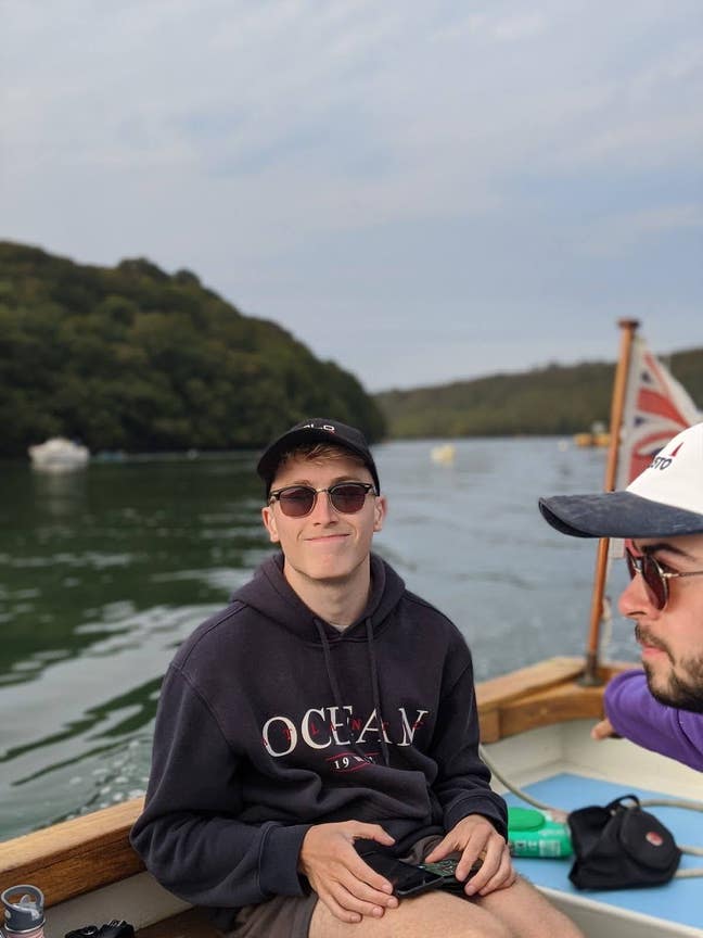 Looking for social Flat/House share Main Photo