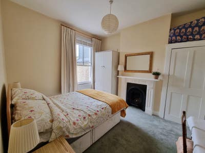 BALHAM Country classic home in quiet street Main Photo