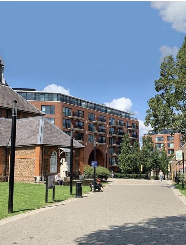 Short term Large En-suite free gym & swimming pool Main Photo