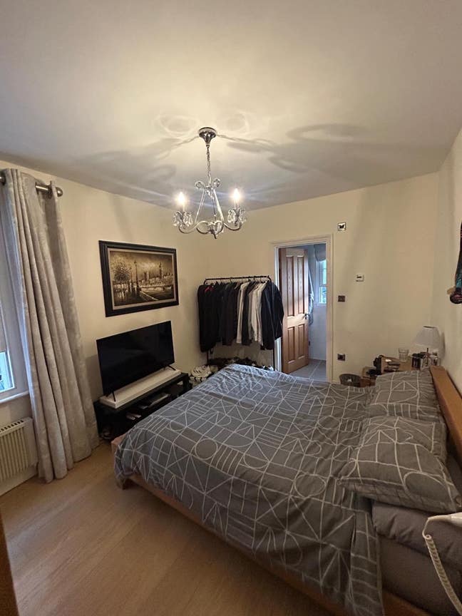 Double Room with En-Suite for Rent in Wimbledon Main Photo