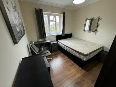 Double room. Good connection to London Bridge Main Photo