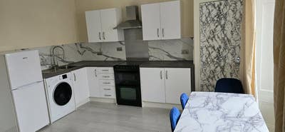 1 Bedroom flat Main Photo