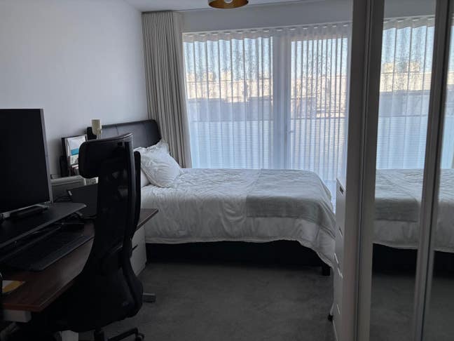 ☀️ Furnished large double room w/ bathroom SE7 Main Photo