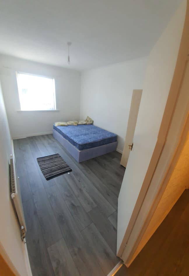 Double bedroom available for rent in Clydebank  Main Photo
