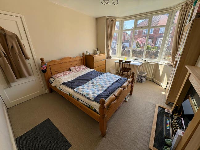Spacious rooms near Jubilee campus Main Photo