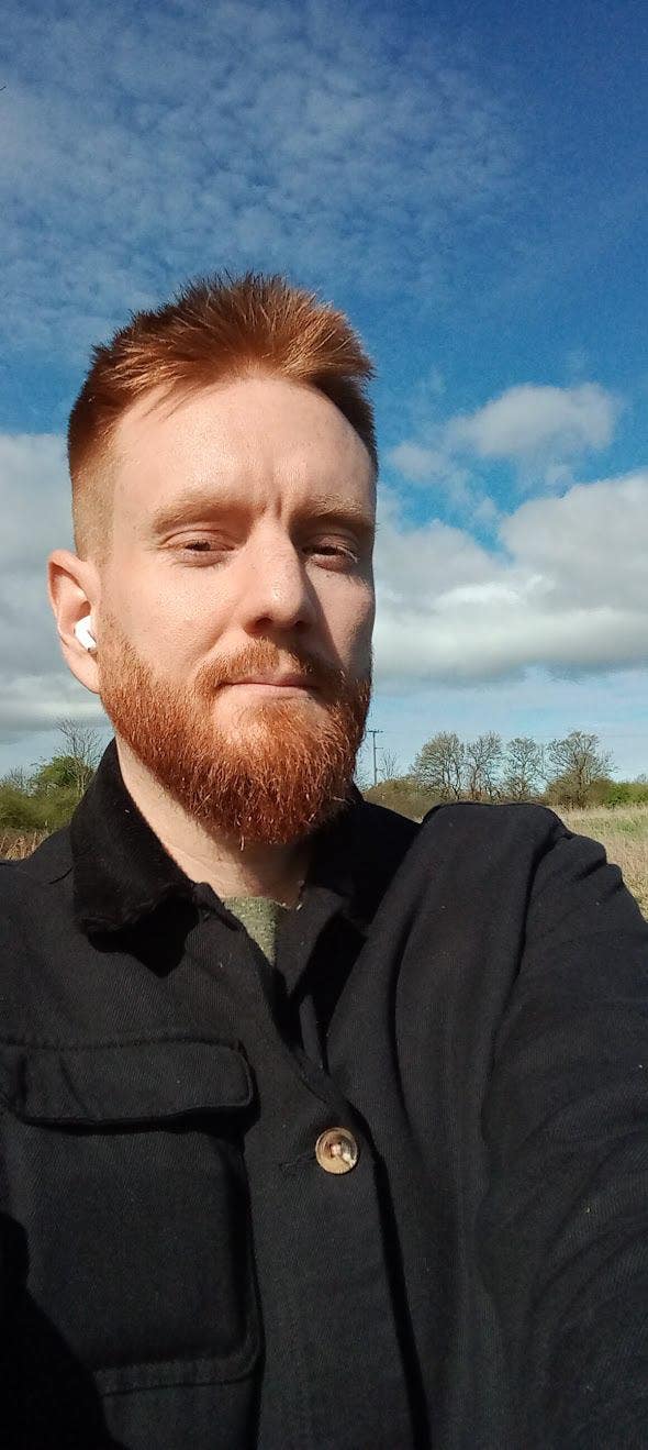 Looking for a single/double room in a house share Main Photo