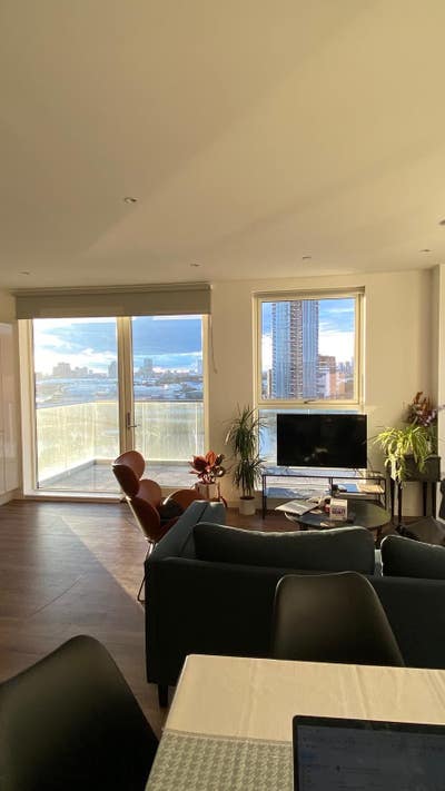 Big Double Room by Canning Town St *with gym* Main Photo