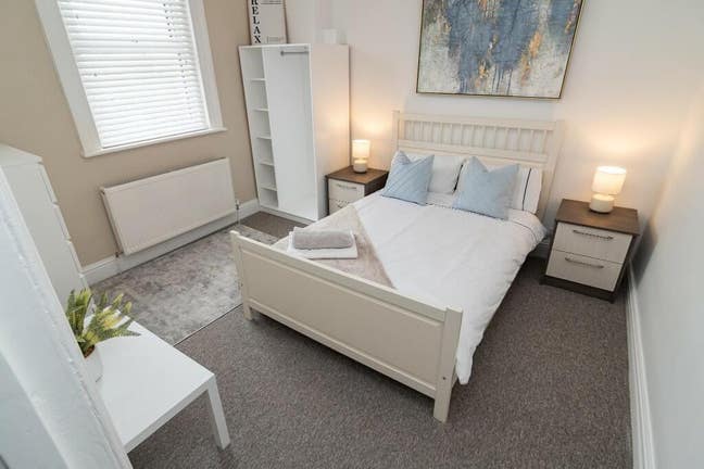 Modern Double Room in Bournemouth Centre Main Photo