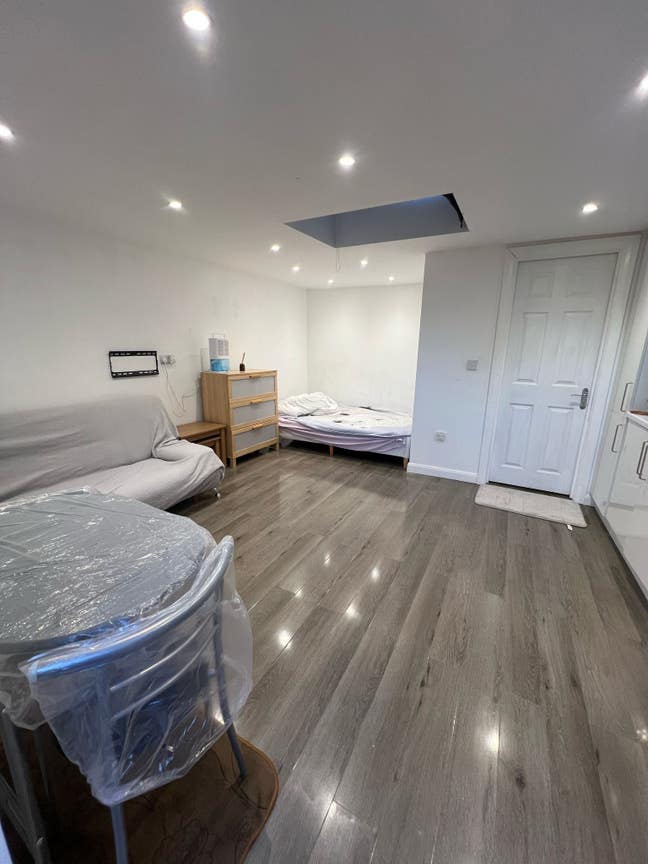 Studio flat Main Photo