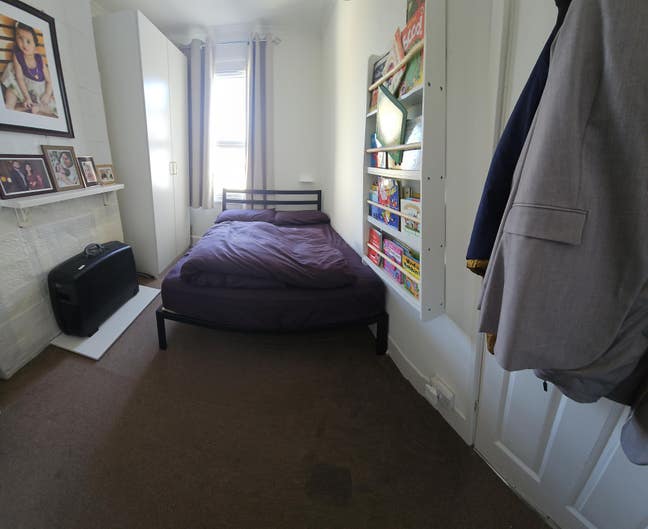 1 bedroom for rent in a peaceful area- Rainham Main Photo