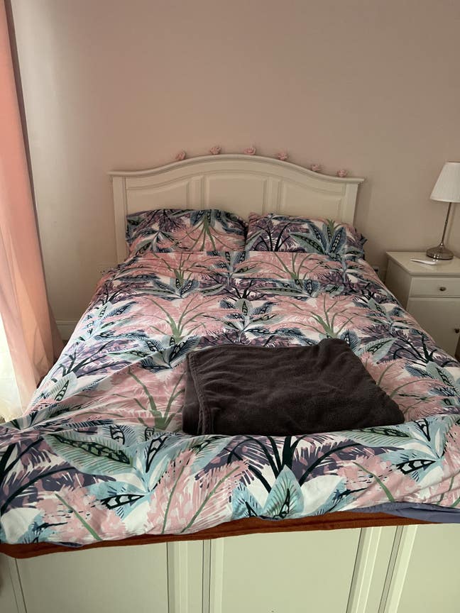 Large double room to rent Main Photo
