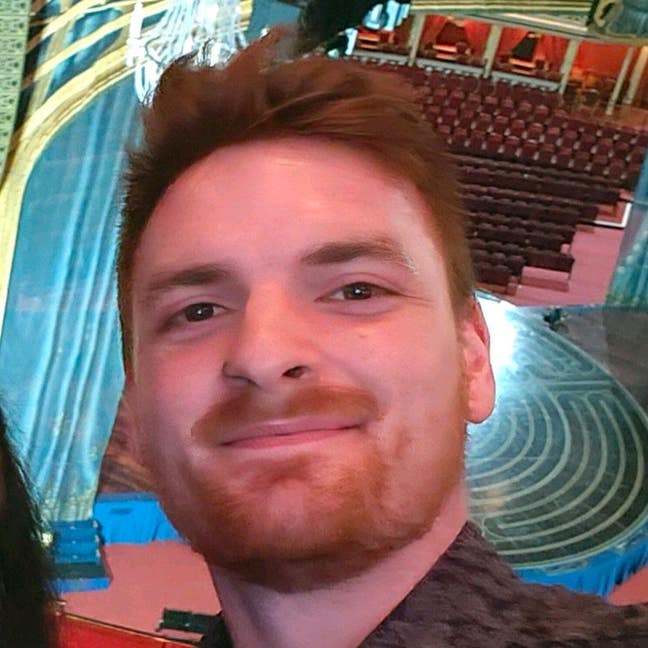 27 year old professional  Main Photo