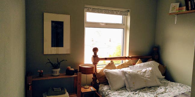 Large bright room in quiet house Main Photo