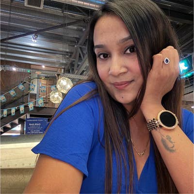 Professional Female seeks a single or double room Main Photo