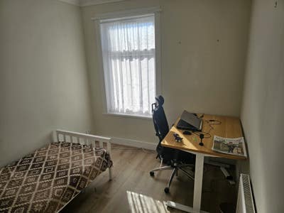 Double bedroom to rent in Seven Kings Main Photo