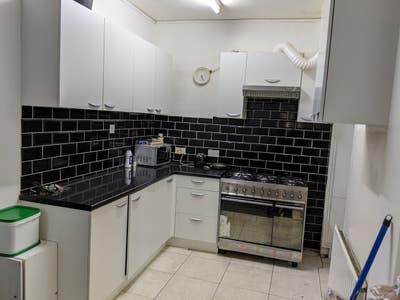 Lovely  Room with Bills £500 Main Photo