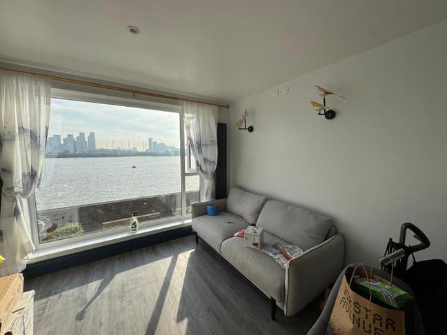 Female Only River View, En-Suite, Canary Wharf E14 Main Photo