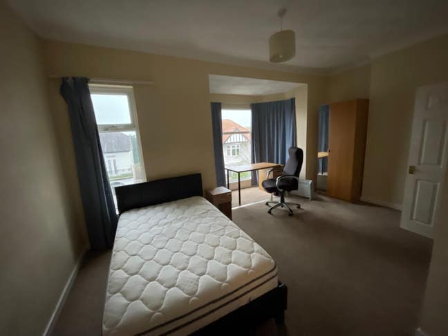 Large house in the sought after area of Uplands Main Photo