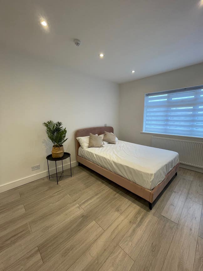 Cozy studio flat (bills included) Main Photo