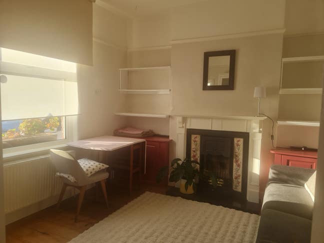 Lovely Bedroom and Livingroom in a Cosy Home Main Photo