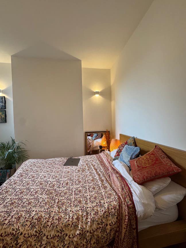 Short-term room available Main Photo
