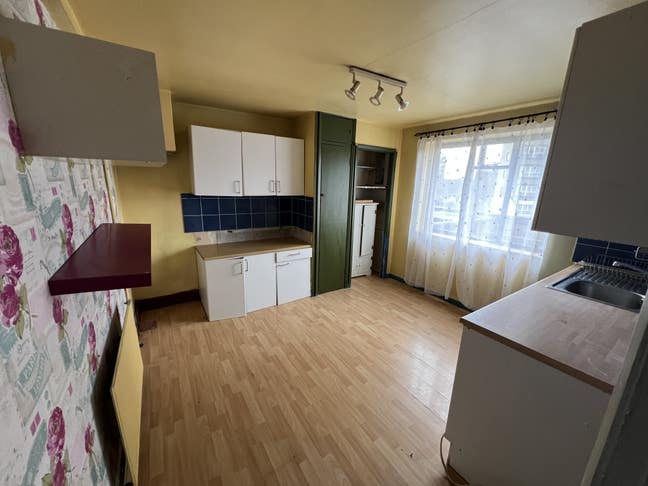 Guardianship: 1 Room available in Brent Cross NW2 Main Photo