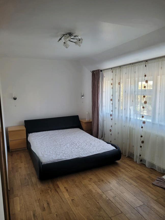 Spacious Double Room   Main Photo