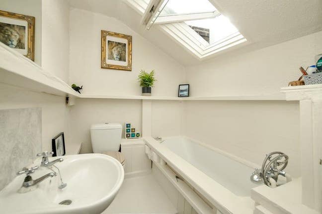 Charming split-level flat in Stamford Hill Main Photo