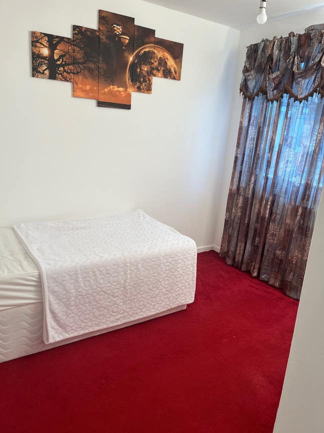 Single Room for rent.  Main Photo