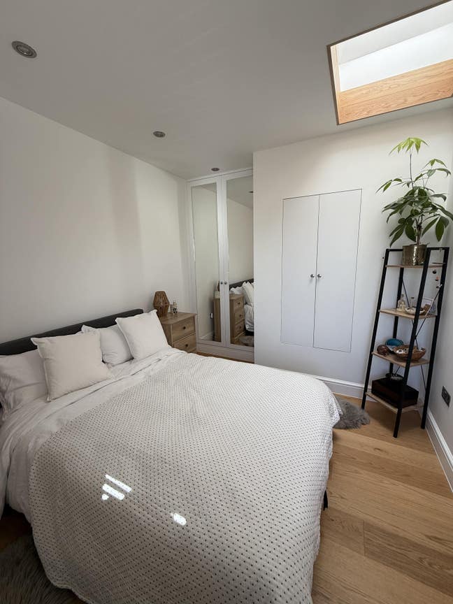 Modern Double Room in New Build – Battersea Main Photo