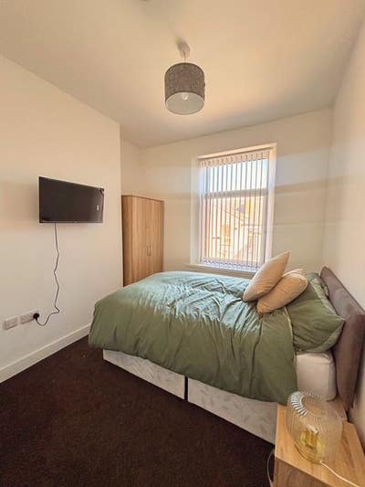 Brand new to the market - 5 rooms available  Main Photo