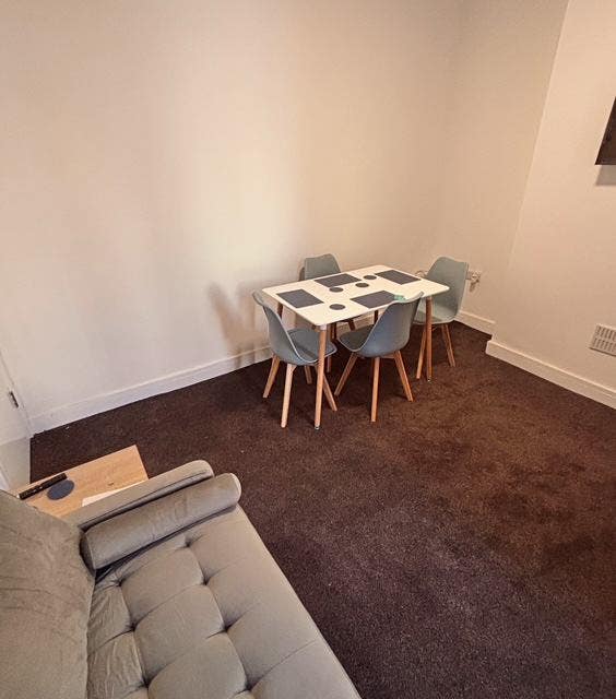 Brand new to the market - 5 rooms available  Main Photo