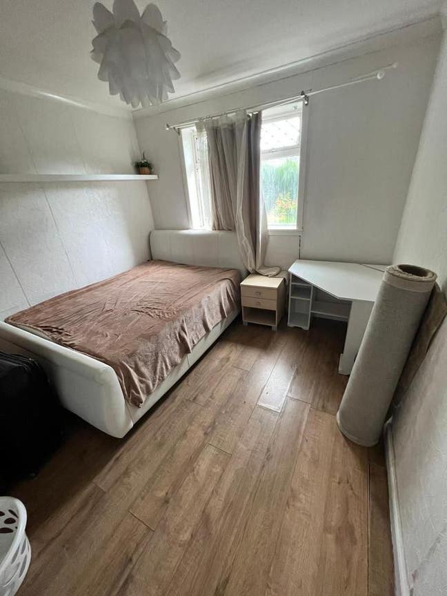 Room for rent Main Photo