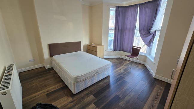 Big double room queen size  Main Photo