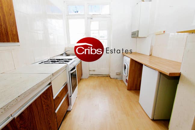 1 Single Room to Rent in Morden Main Photo