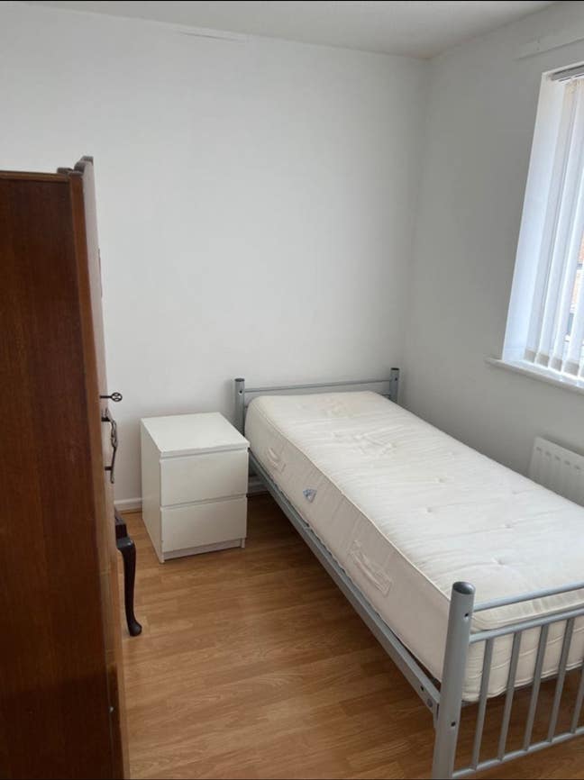 Single room Main Photo